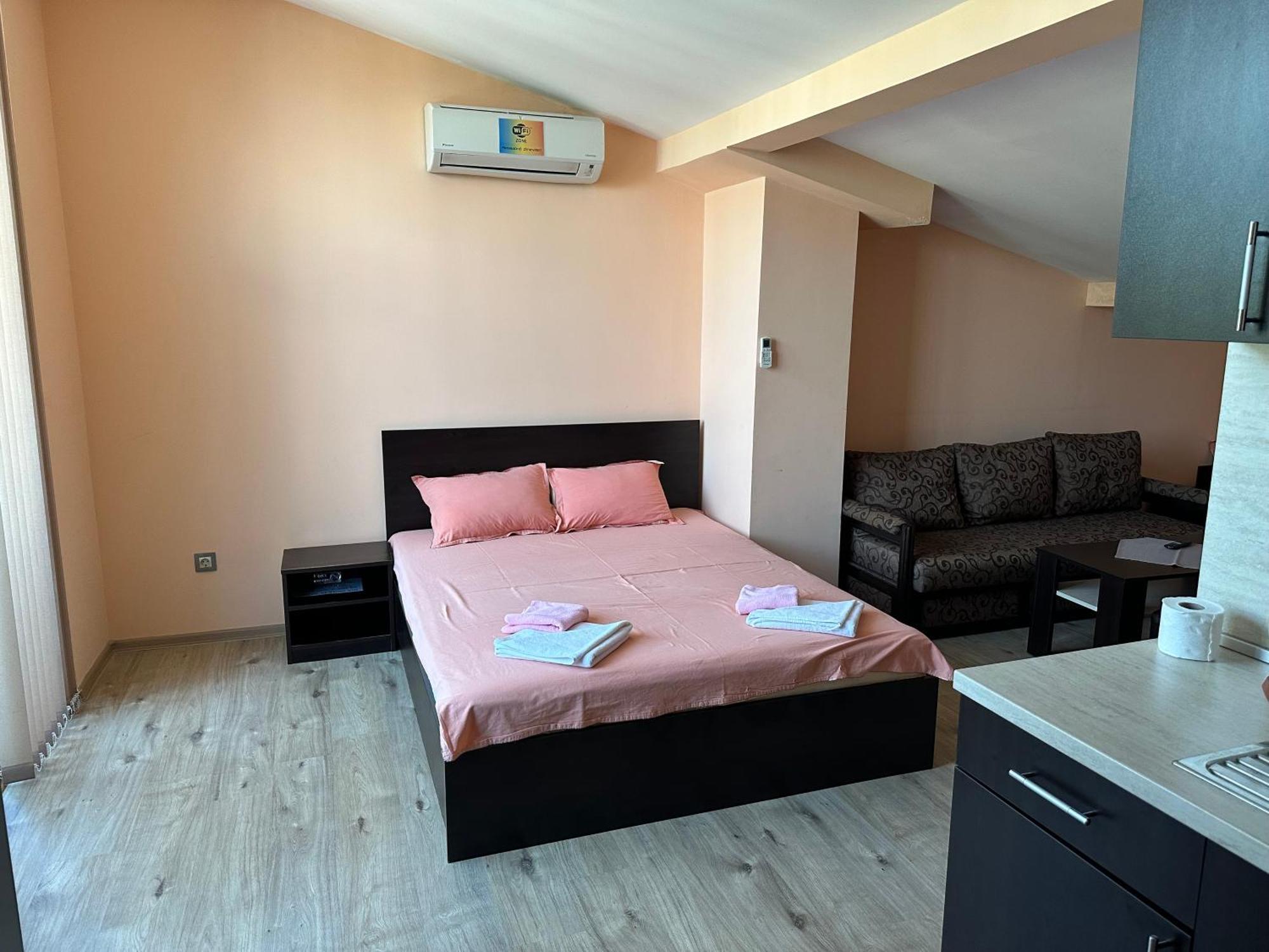 Guest House Dinevi Saparewa Banja Zewnętrze zdjęcie