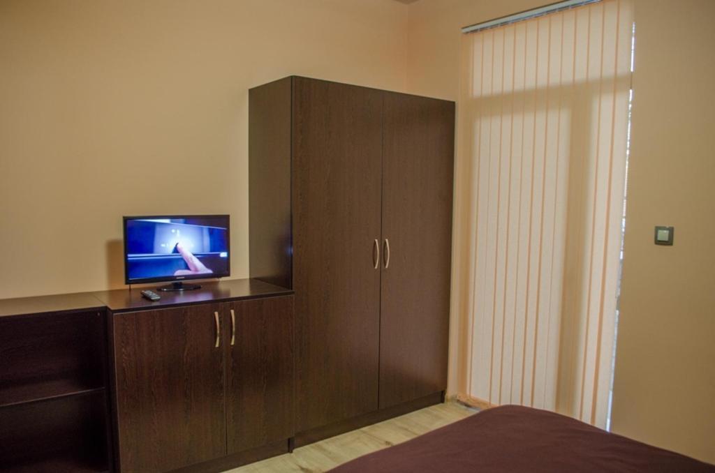 Guest House Dinevi Saparewa Banja Zewnętrze zdjęcie