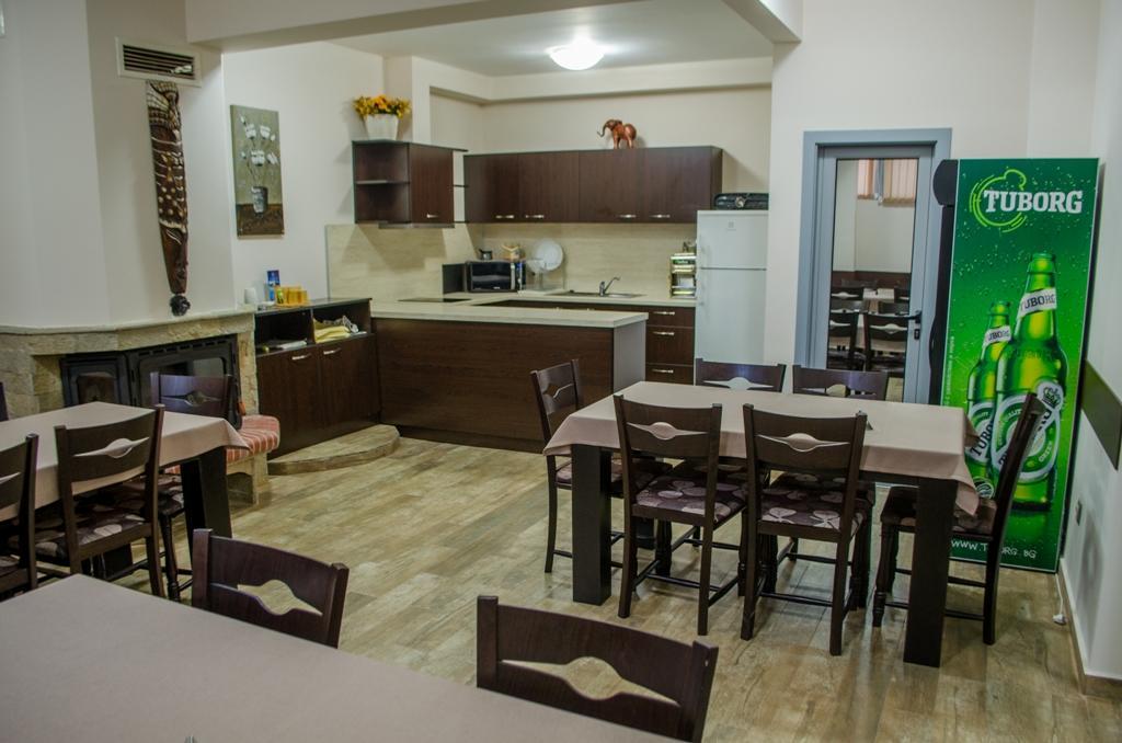 Guest House Dinevi Saparewa Banja Zewnętrze zdjęcie