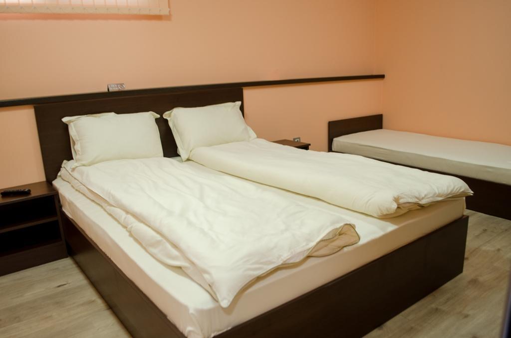 Guest House Dinevi Saparewa Banja Zewnętrze zdjęcie
