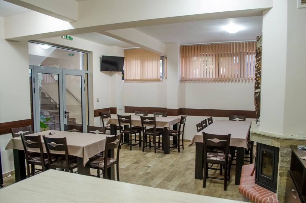 Guest House Dinevi Saparewa Banja Zewnętrze zdjęcie
